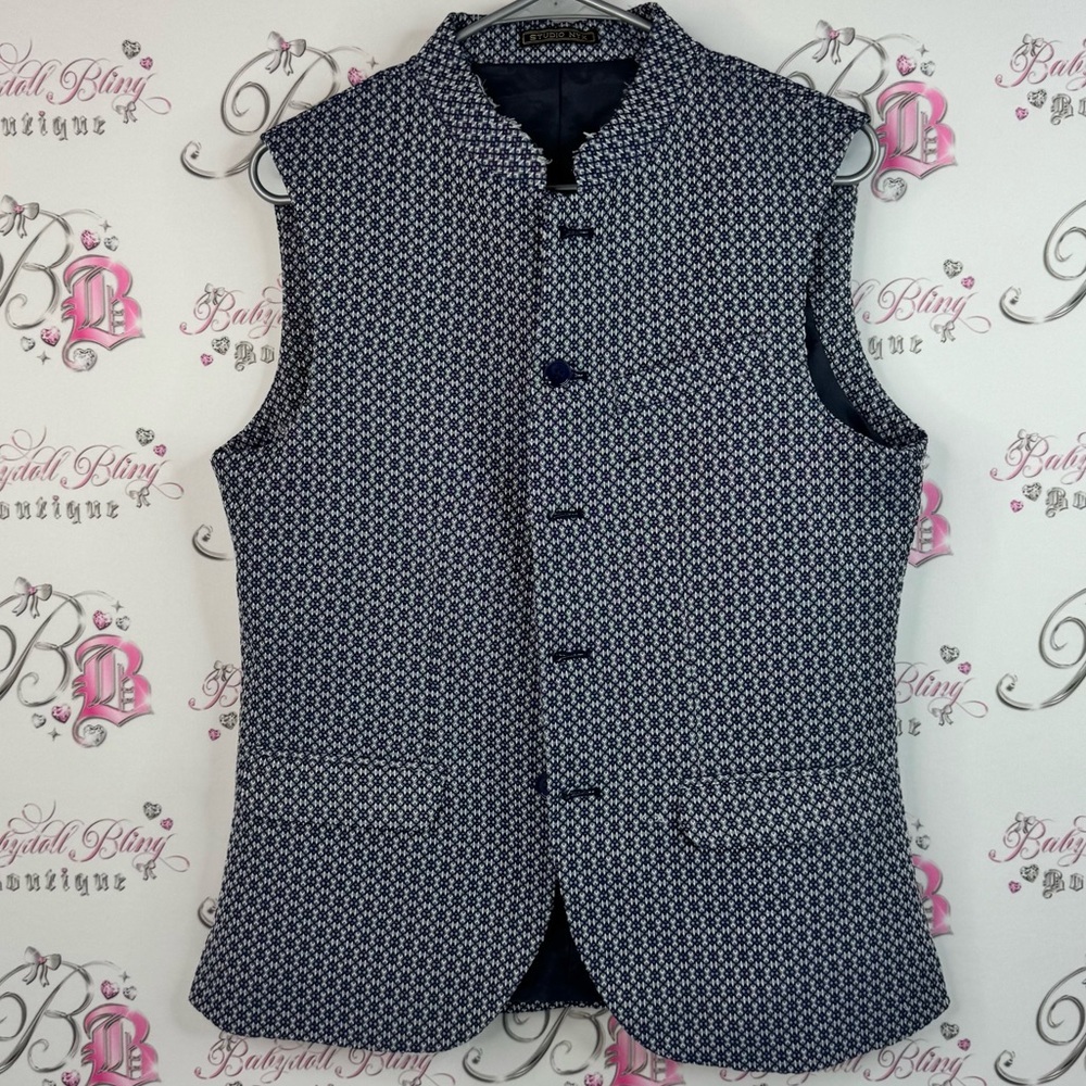 Studio NYX vest tank top button up pockets collared Chic Navy Patterned Jacket